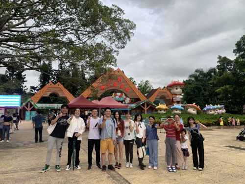 Group outing to Shenzhen Zoo in August 2021.